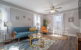 Serene Beachy Bungalow With Large Screened Porch!